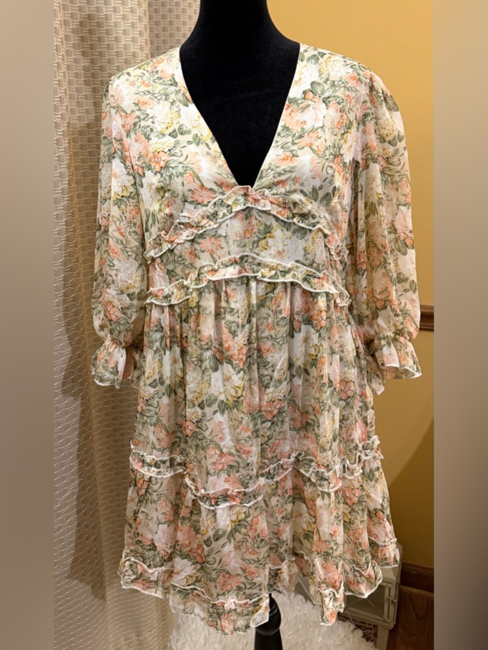 Blue B Collection NWT Romantic Floral Midi Dress in Cream & Peach